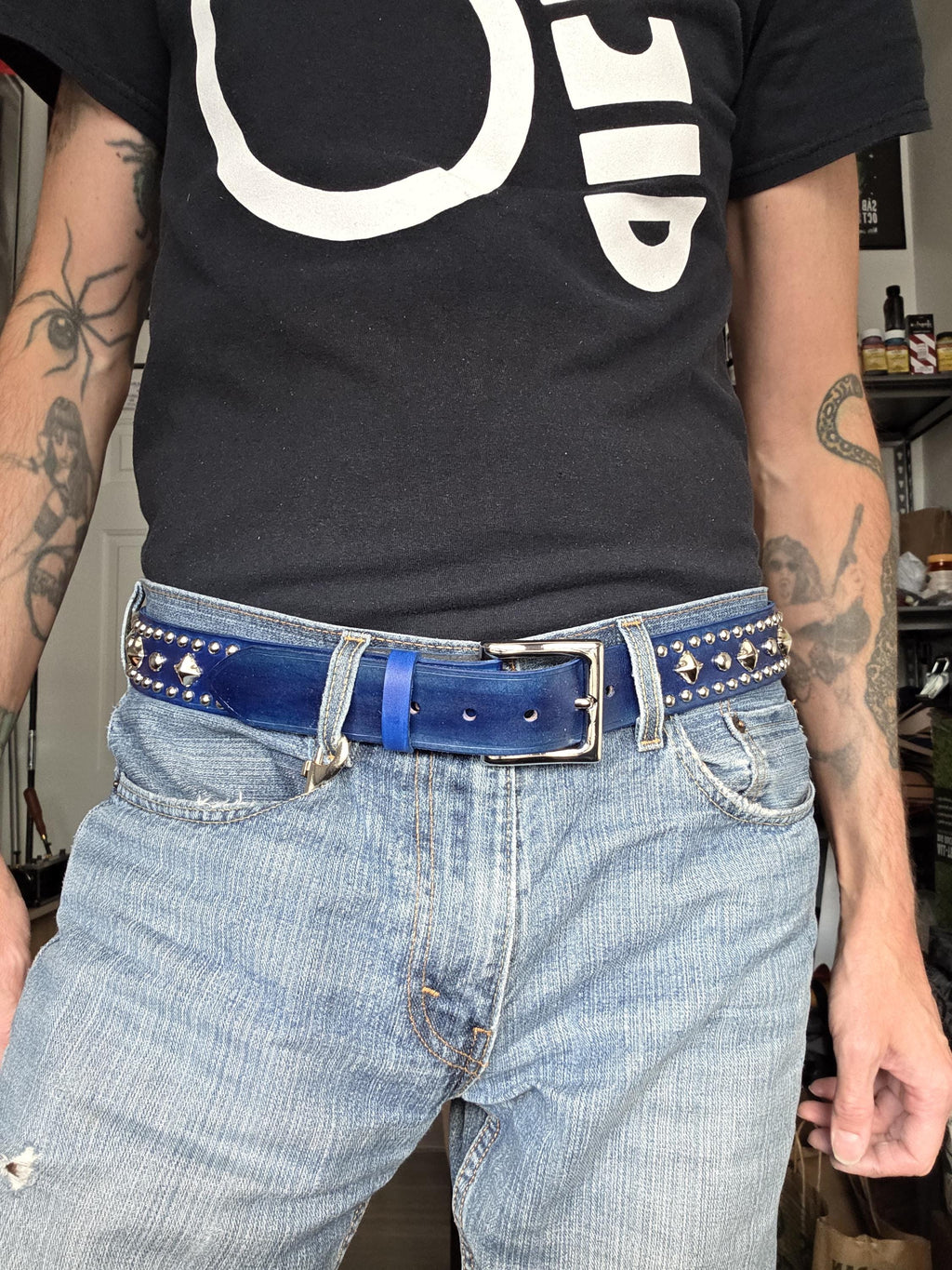 The "Los Angeles" leather belt.