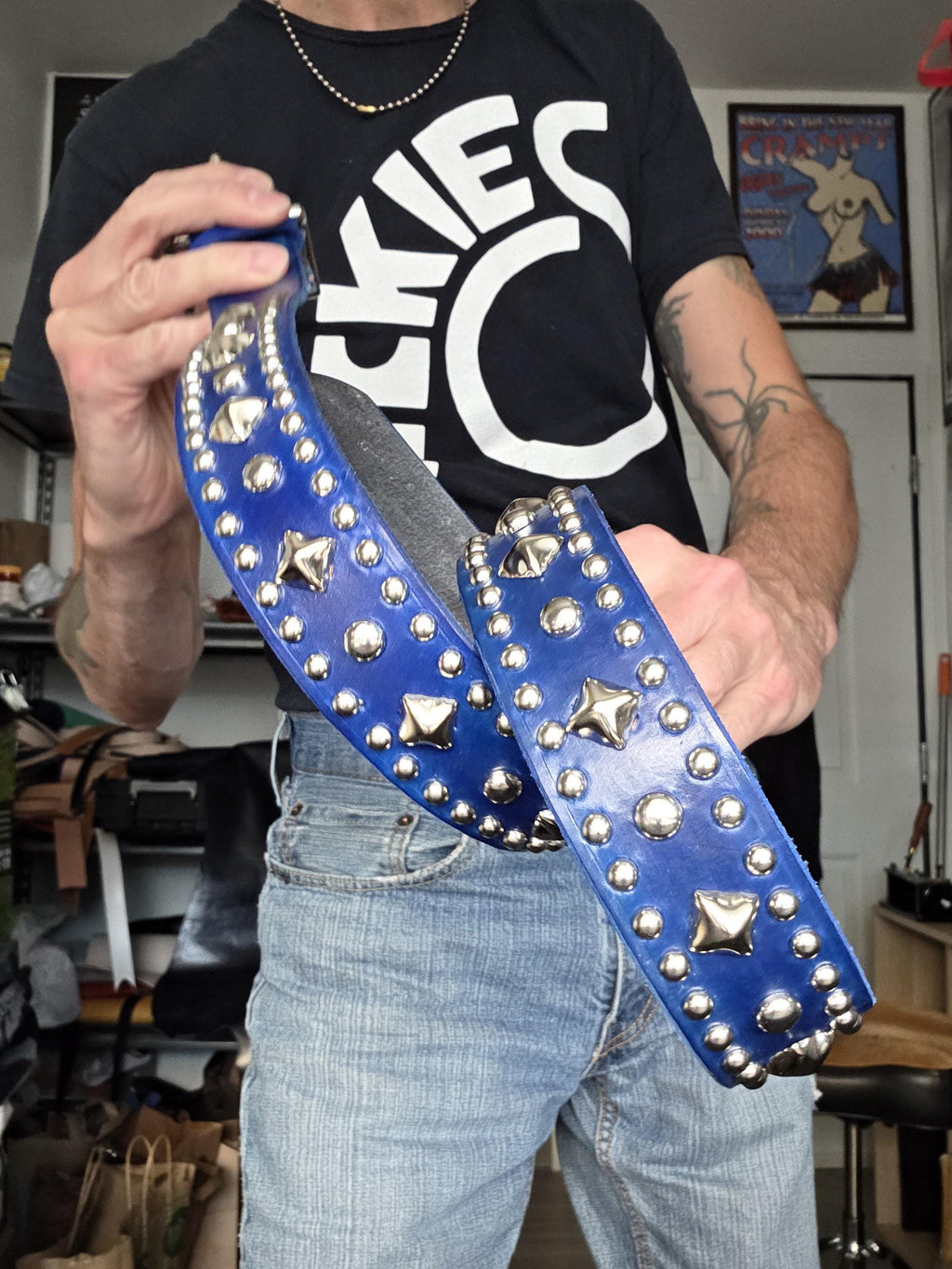 The "Los Angeles" leather belt.